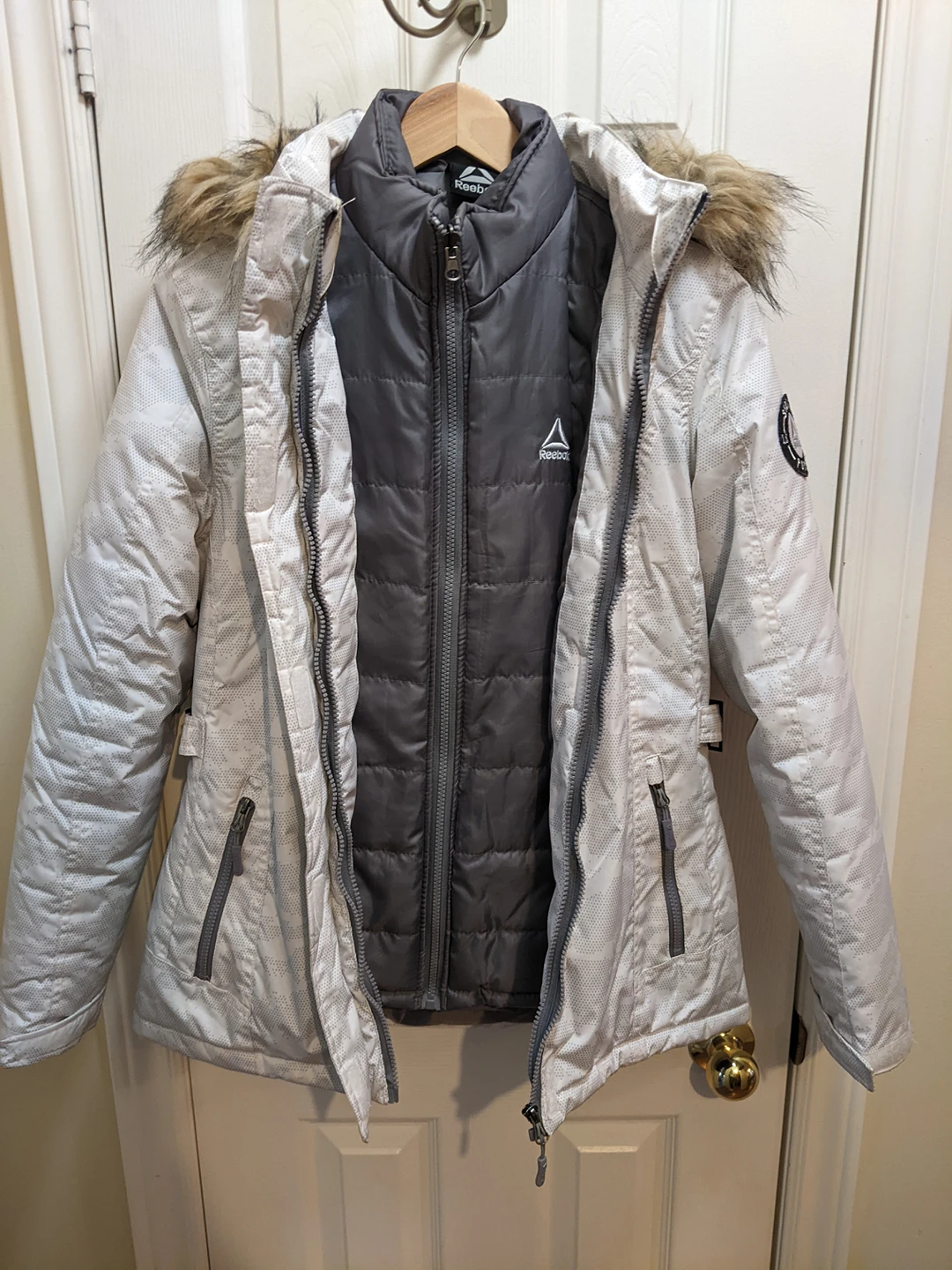 White/Gray Reebok Double Jacket image indicator(2)