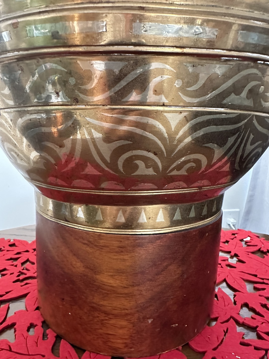 Vintage Capiz Shell Lamp with Decorative Brass image indicator(7)