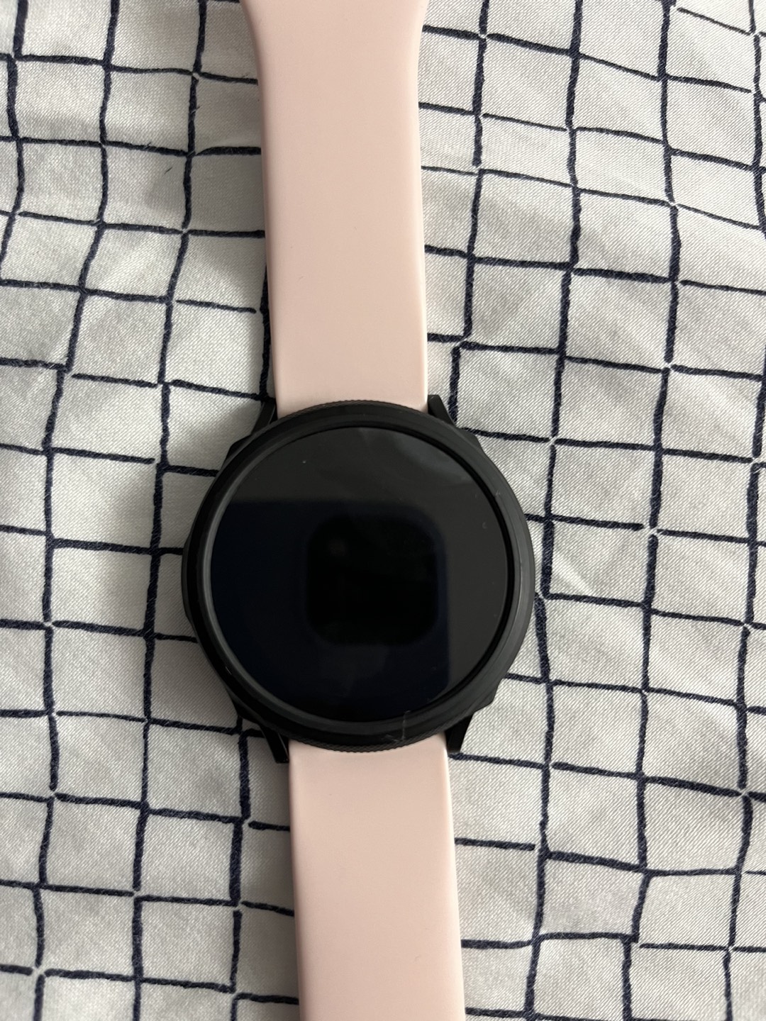 Samsung Galaxy Watch 4 + Spigen Case + 4 Bands thumbnail