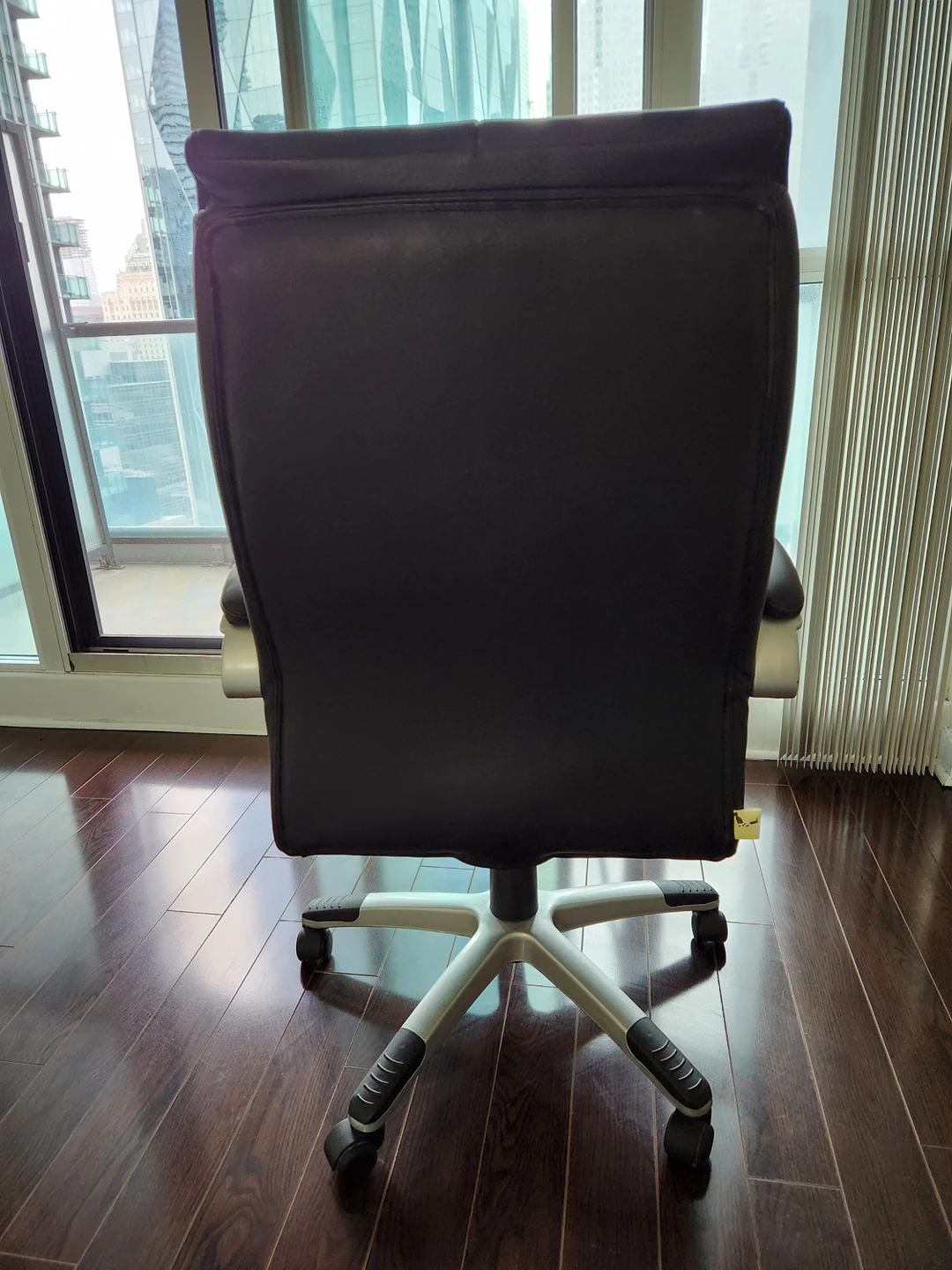 Black Office Chair - Swivel - photo 3