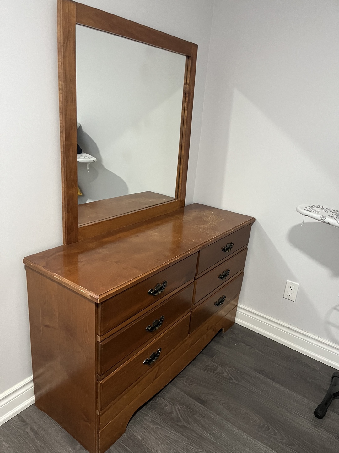 Chest of drawers with mirror