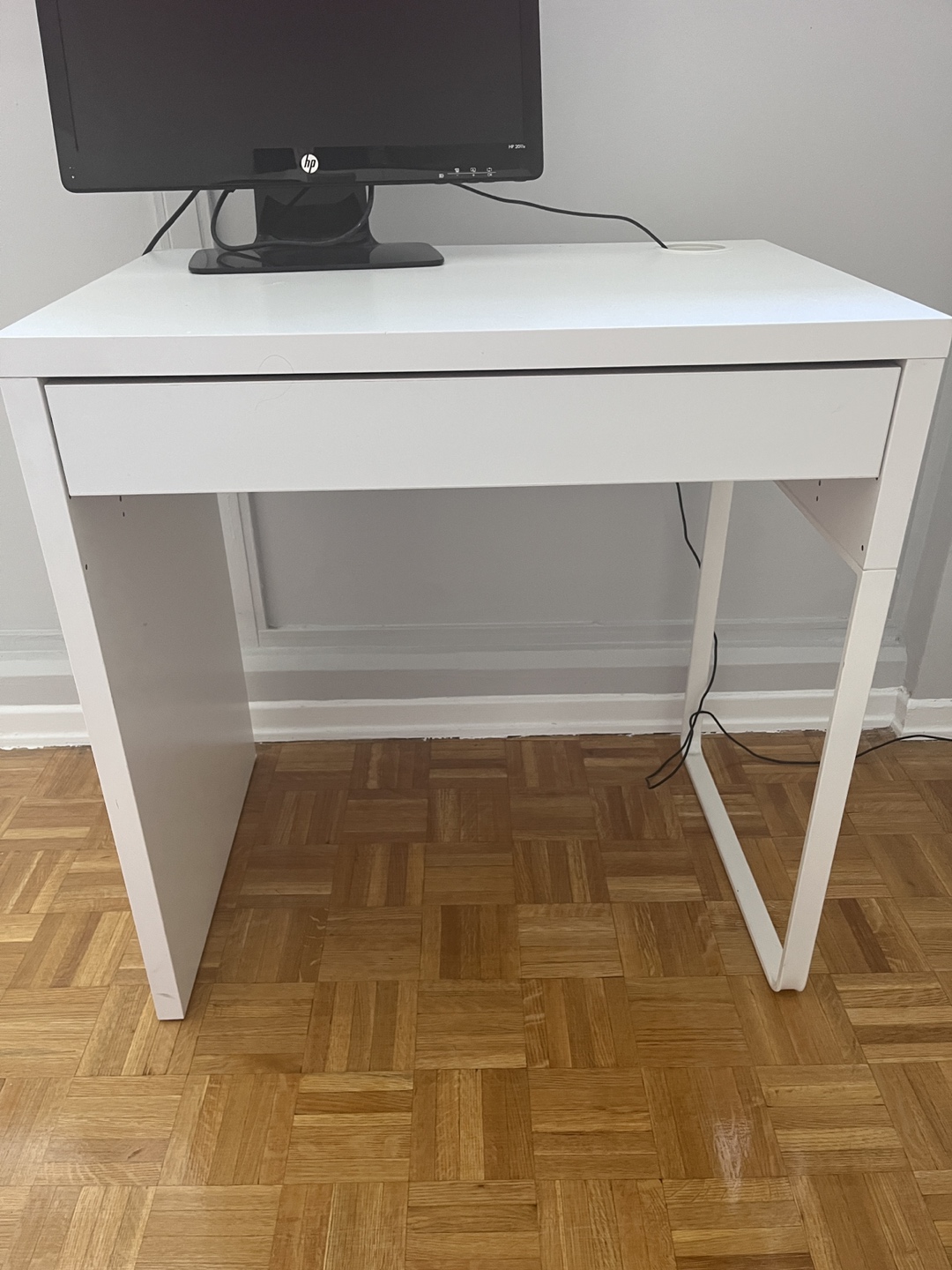 IKEA white desk - photo 2