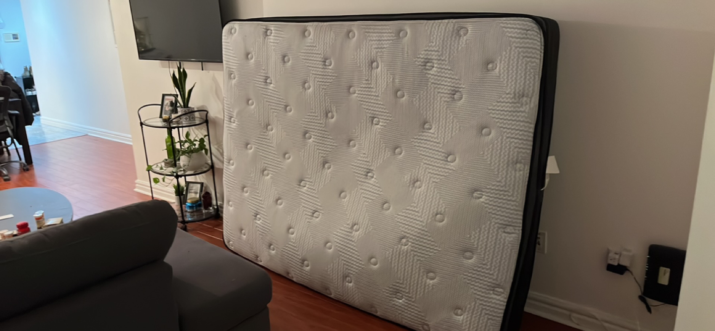 Queen size mattress - pick up only