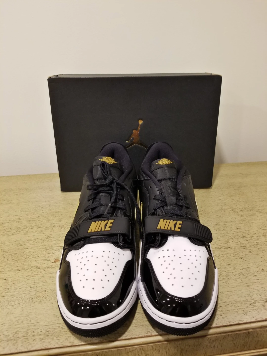 Air Jordan Legacy 312 Low Black Metallic Gold - photo 5