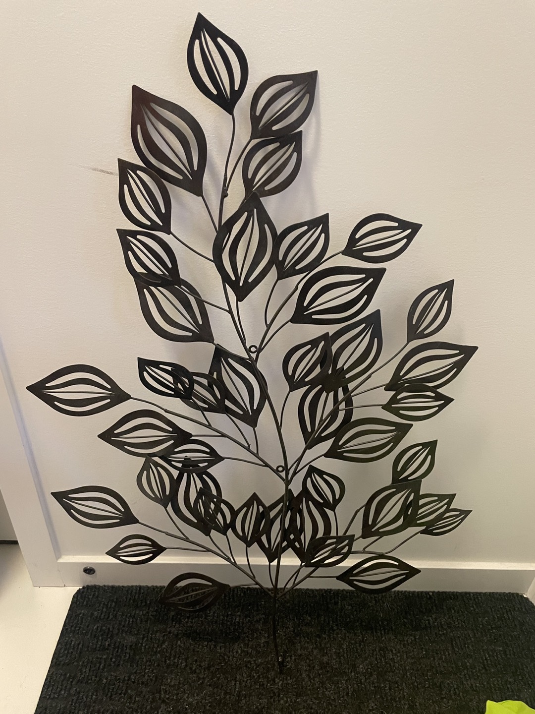 Metal leaf wall decor thumbnail