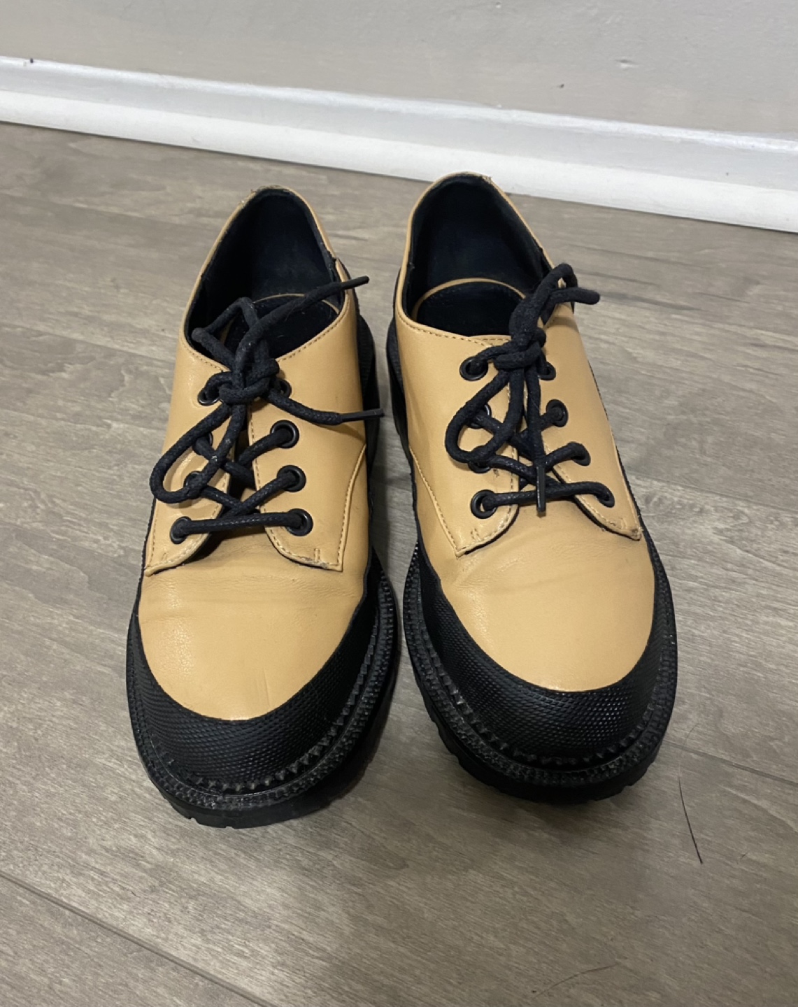 Women’s boots thumbnail