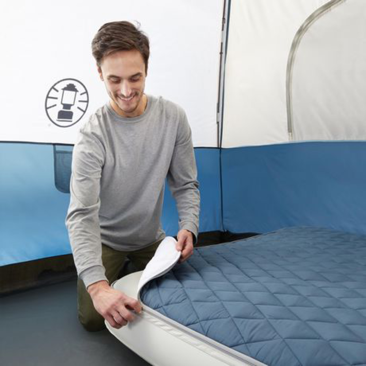 Brand new Coleman Airbed Queen Mattress with Topper and 4D Pump - photo 2