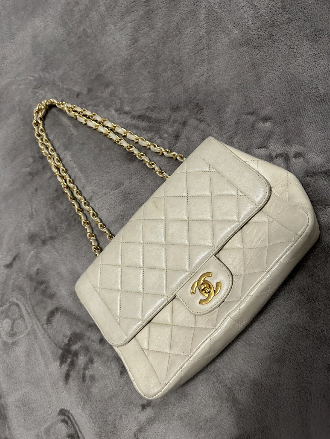 FAUX CHANNEL SHOULDER BAG thumbnail