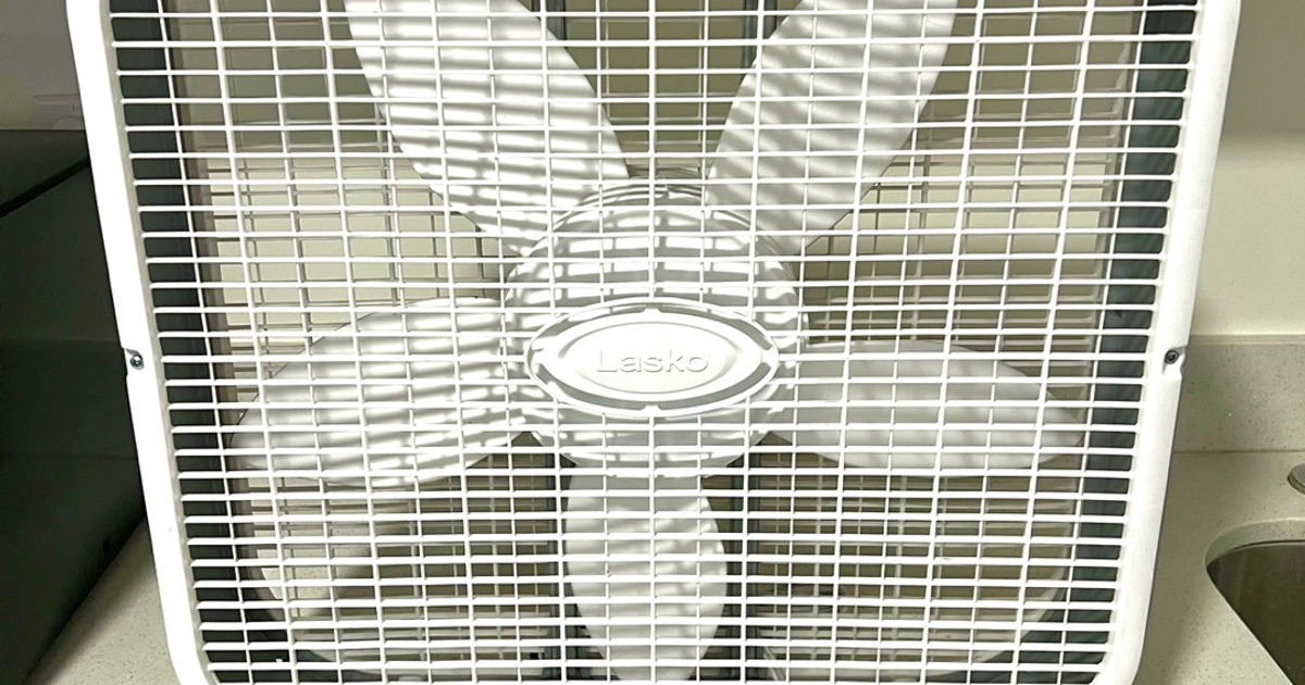 Lasko Steel Portable Floor Window Box Fan 3 Speed White 20 Karrot Lasko steel portable floor window box fan 3 speed white 20 karrot