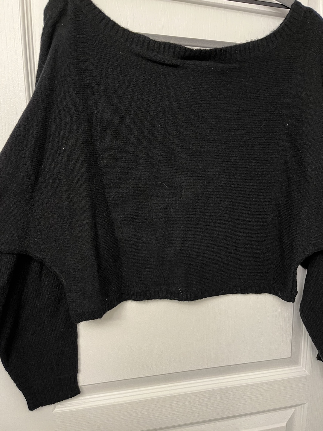 NEW Jacob Black Crop Dolma Sleeve Sweater image indicator(4)