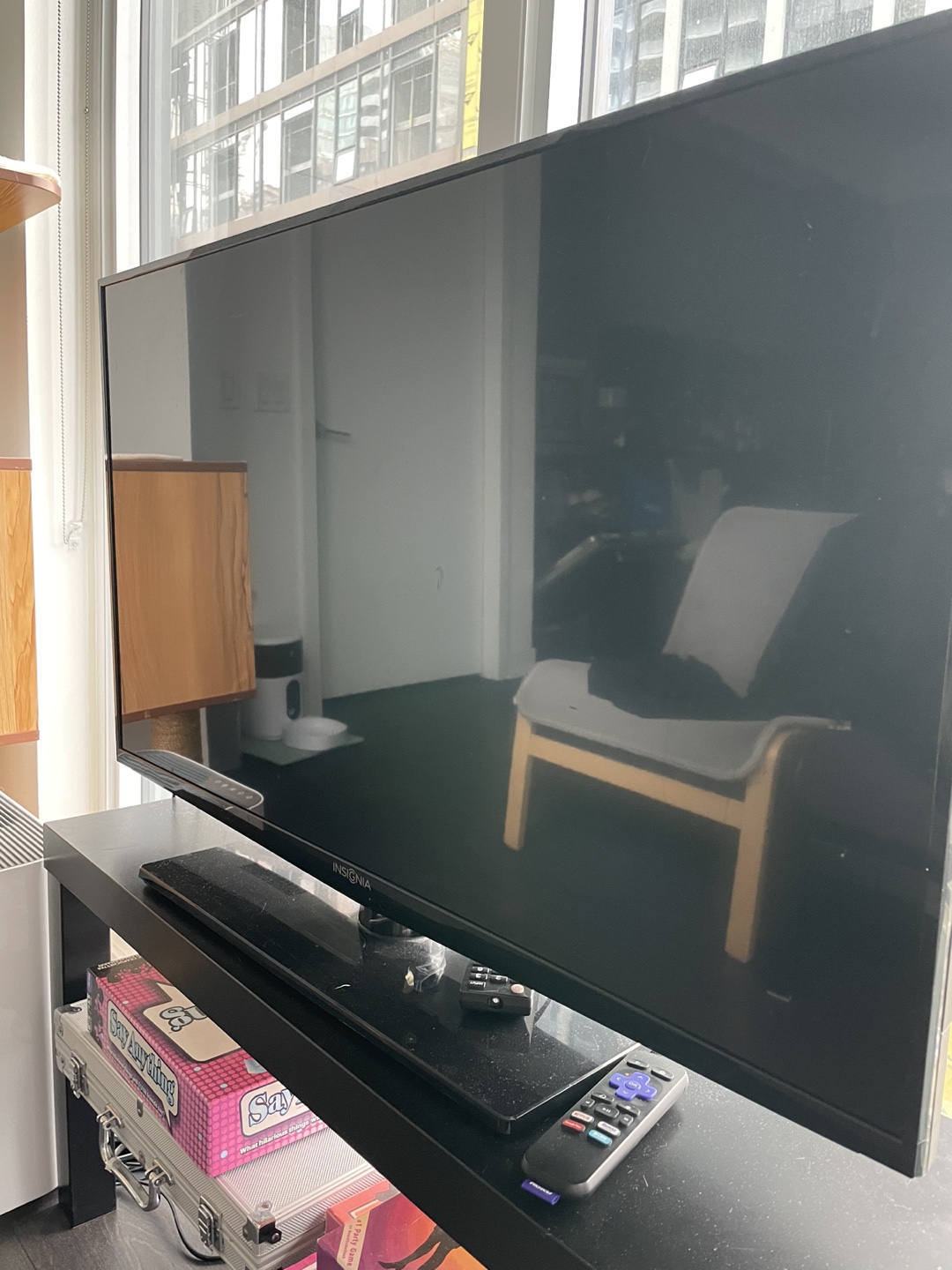 39" Insignia smart roku TV