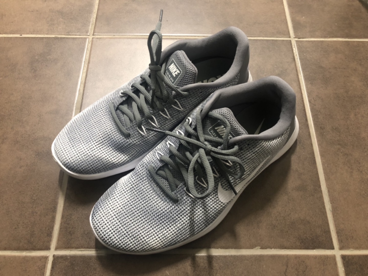 Nike shoes thumbnail