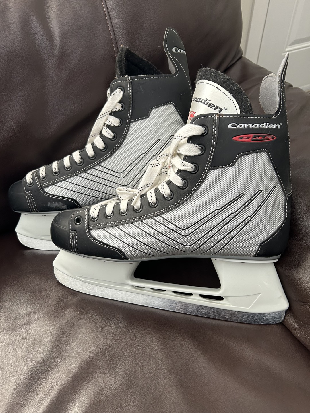 Ice Skates - Boys/Men’s Canadian C45 size 12 - photo 2