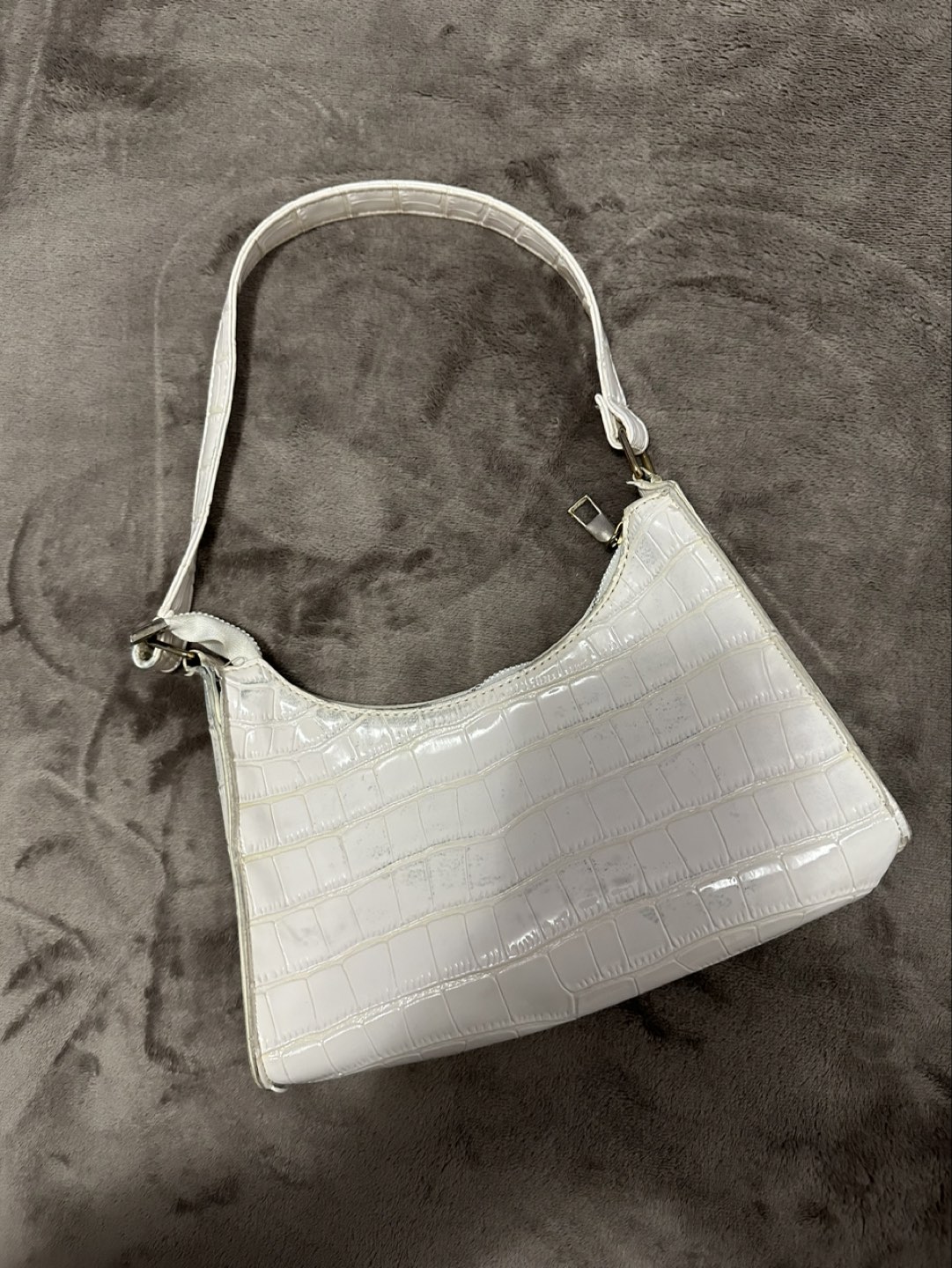 FREE MINI BAG thumbnail