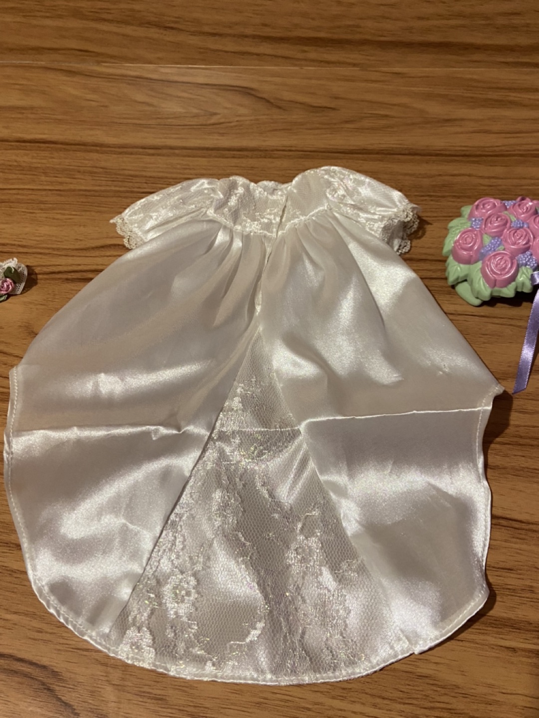 Fisher-Price Briarberry bear wedding dresser and dress set - photo 4