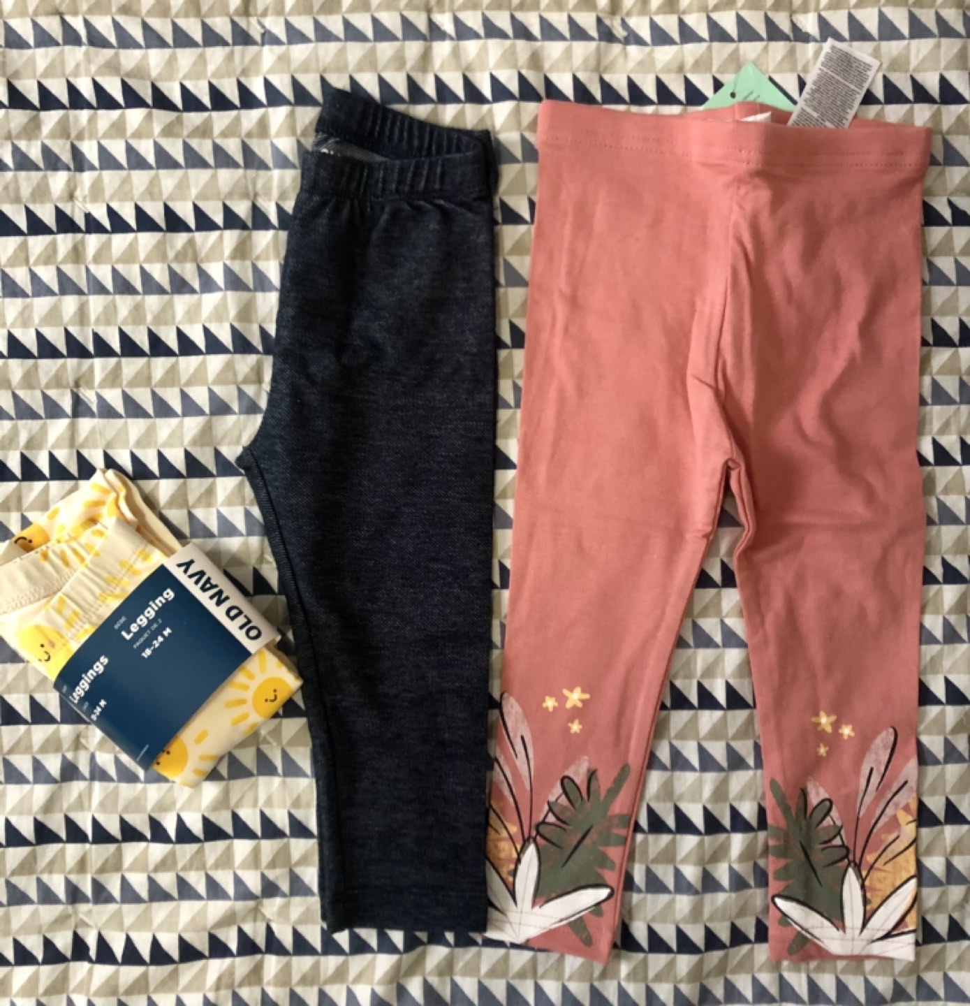 Bundle of new leggings for 10$ thumbnail