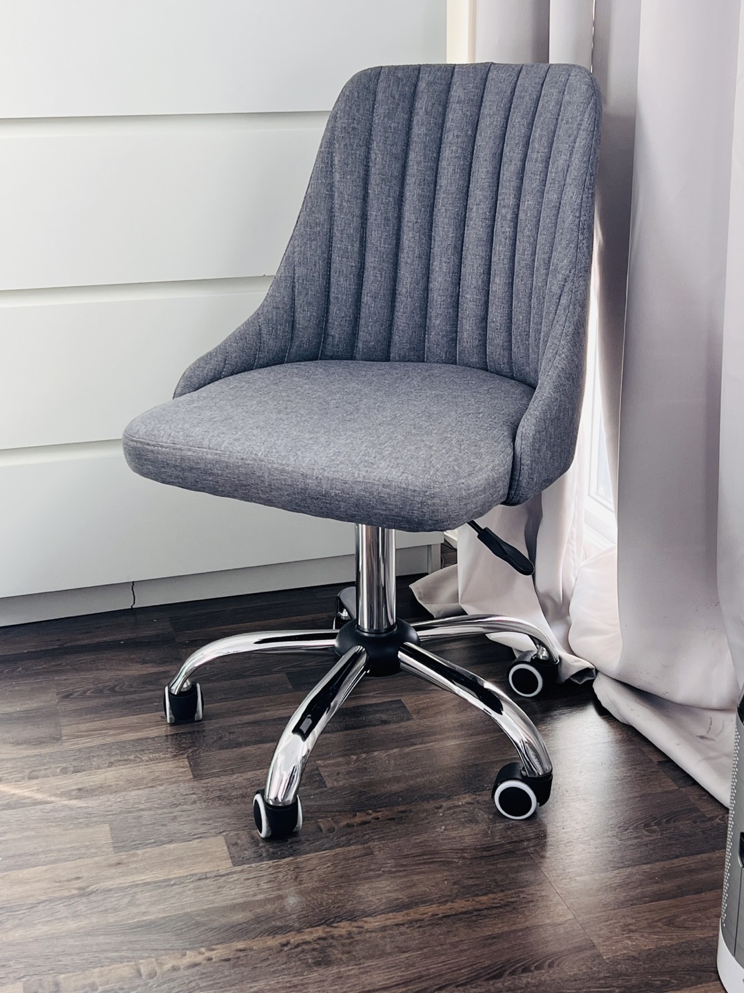 Modern Grey Fabric Office Chair thumbnail