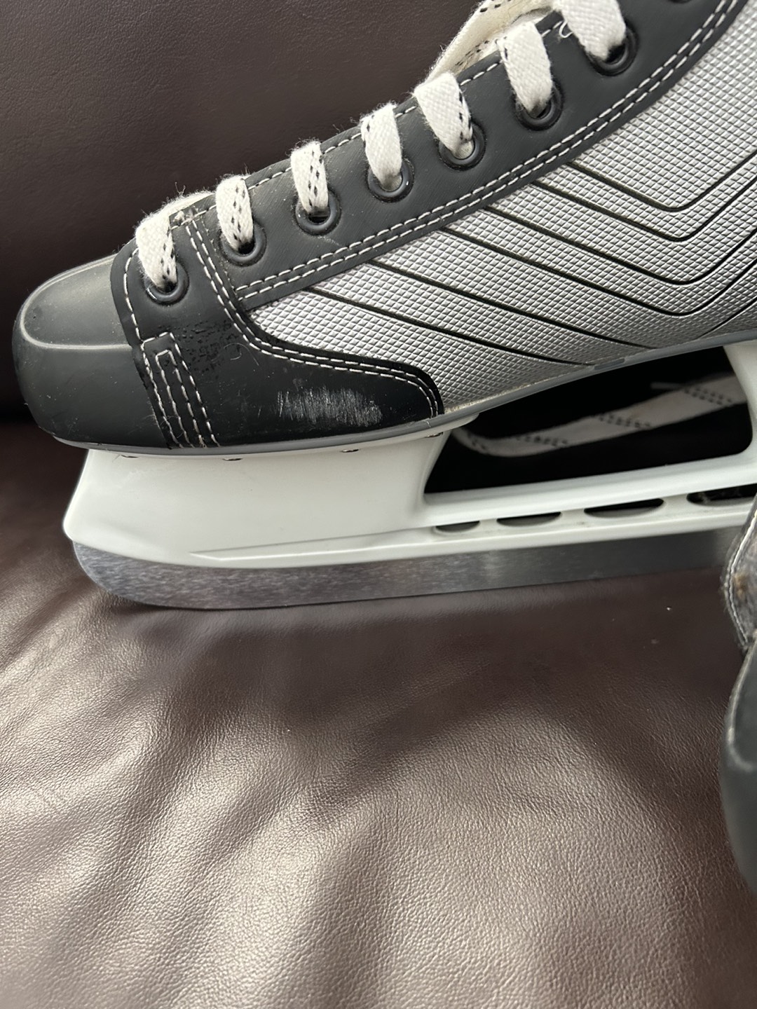 Ice Skates - Boys/Men’s Canadian C45 size 12 - photo 4