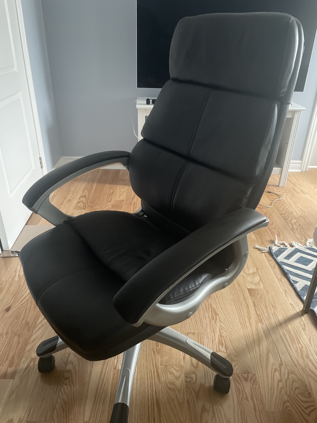 Chair - 10/10 Condition - Work Chair WFH Chair