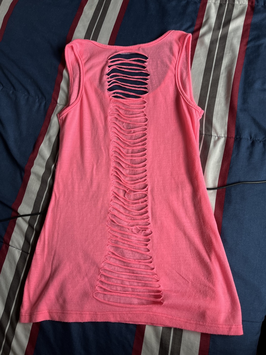 Sparkly pink tank - photo 2