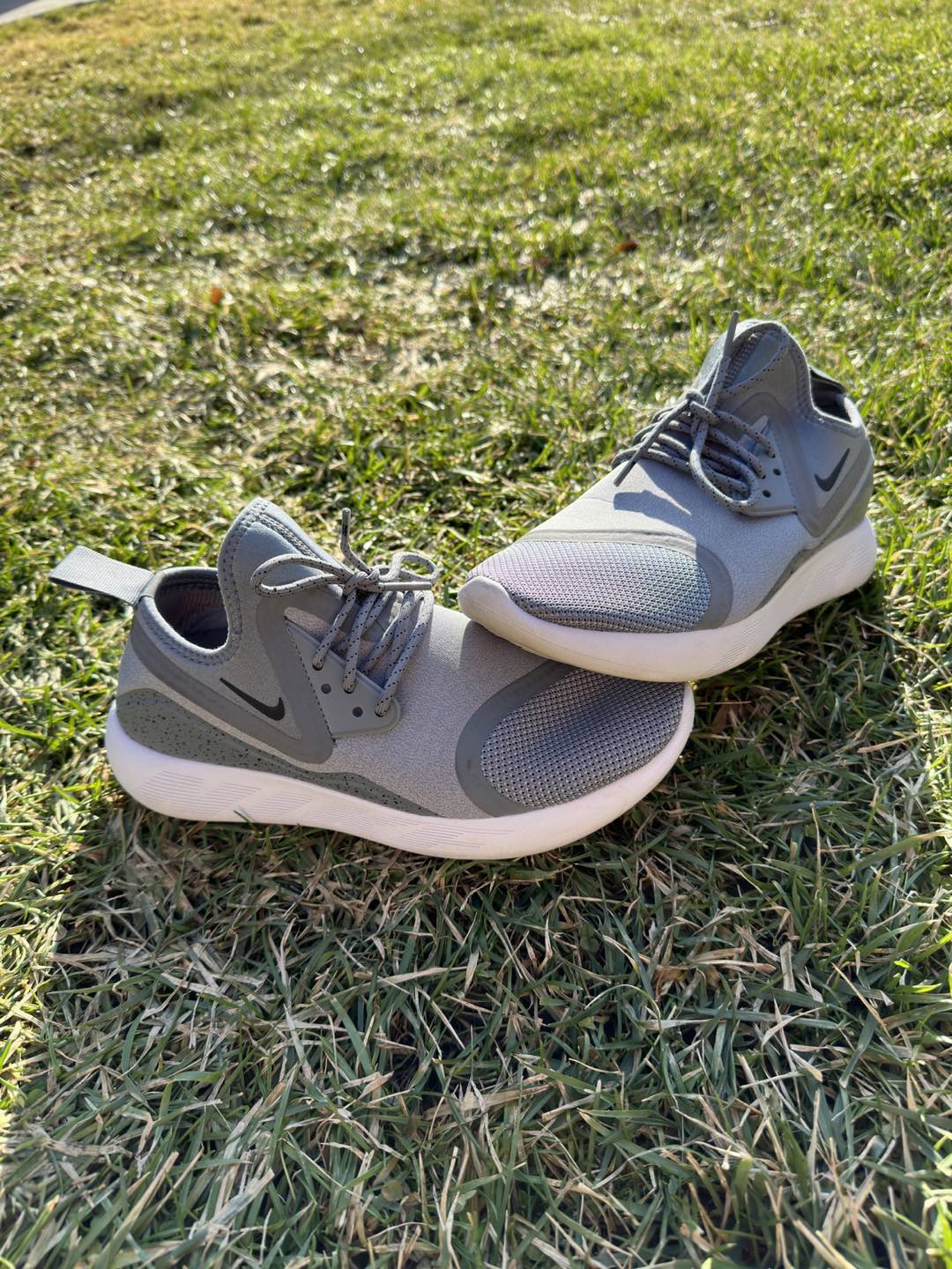 Nike shoes snickers