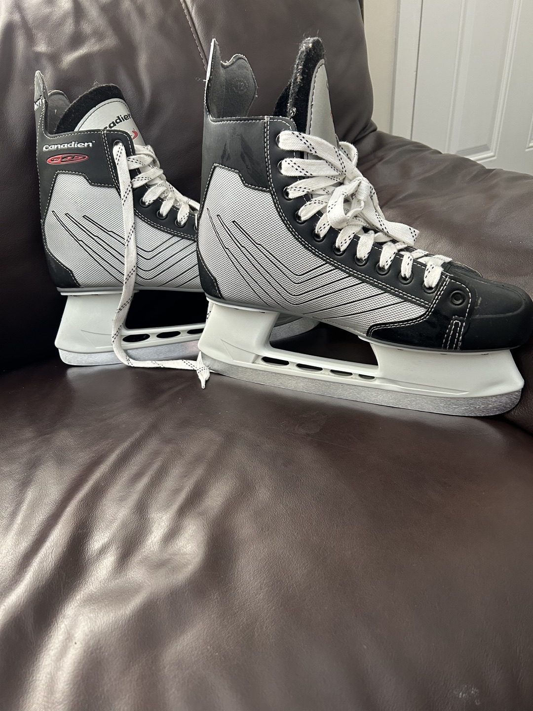 Ice Skates - Boys/Men’s Canadian C45 size 12