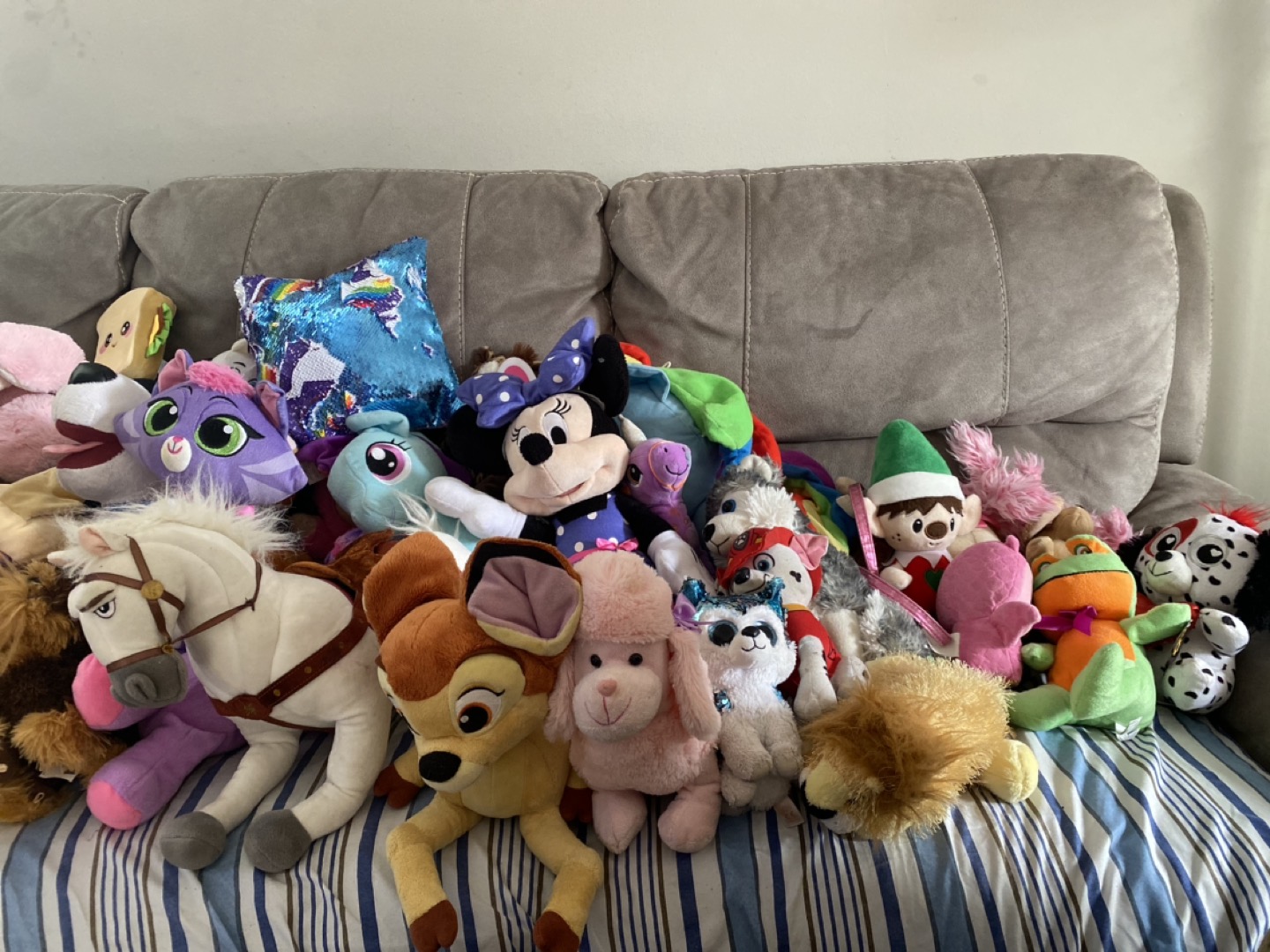 Bunch of stuffed animals - photo 3