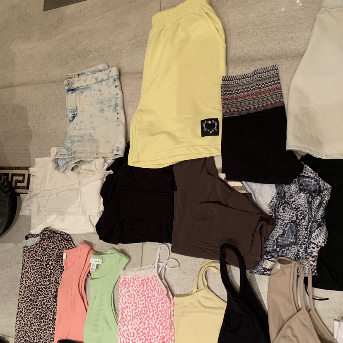 MUST GO TODAY ‼️ Lot of Women’s Items (mostly XS/S - some M/L) - photo 2