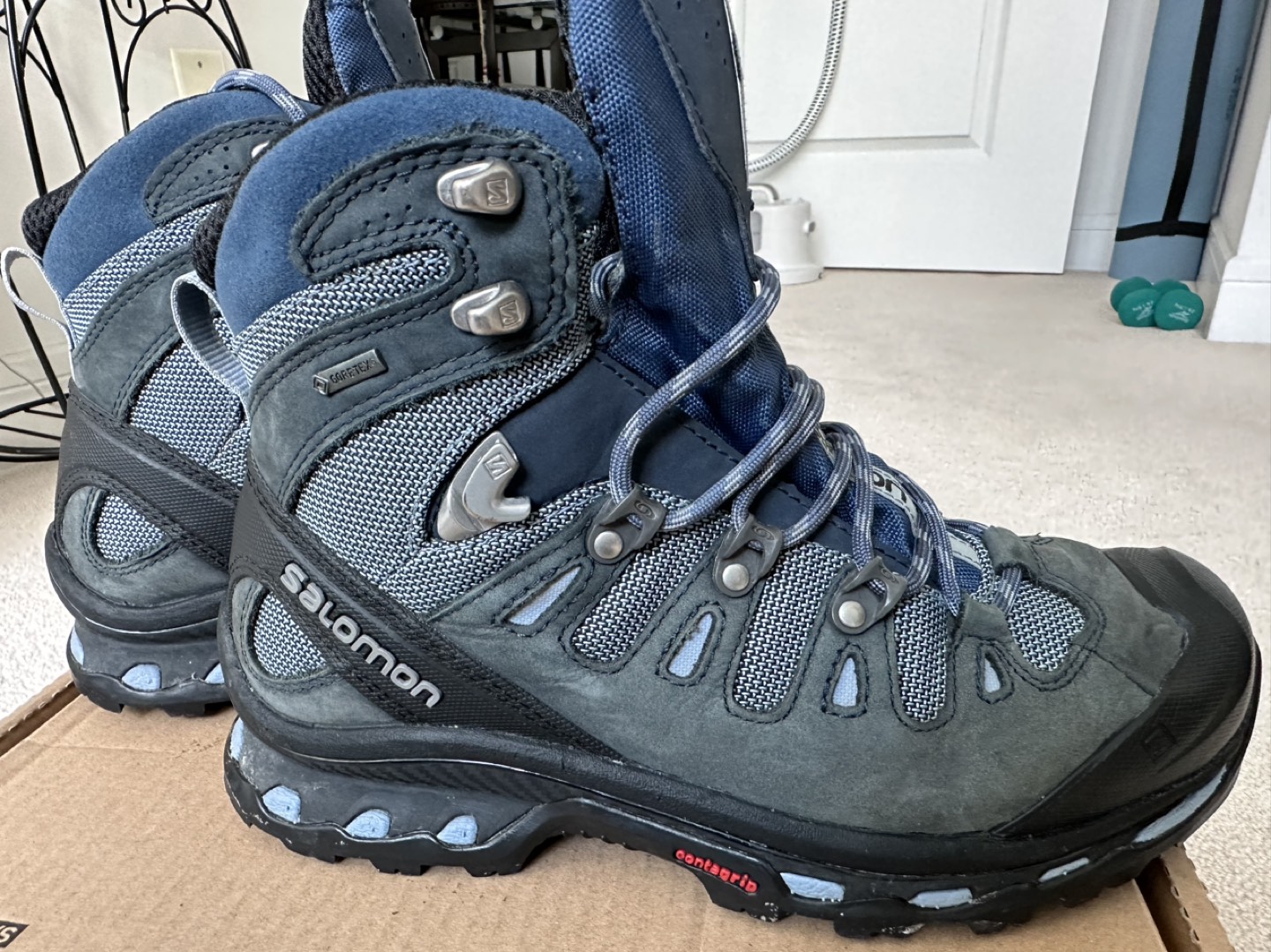 Salomon Quest 4D 2 GTX Waterproof Hiking Boots- Women’s Size 6 - photo 2