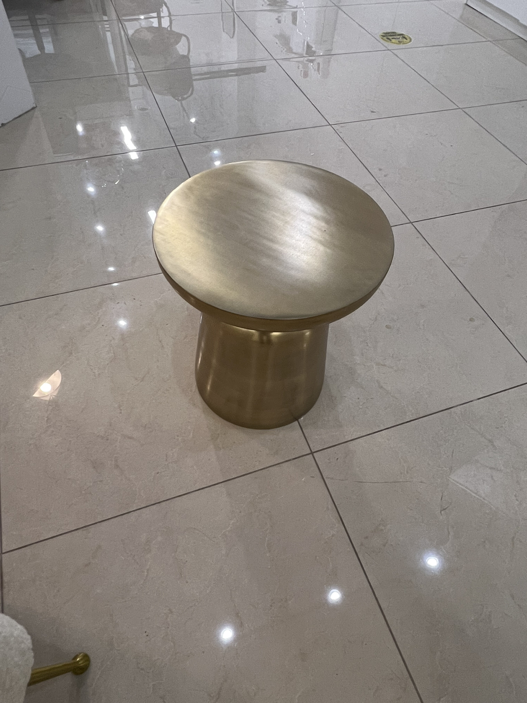 Table - photo 2