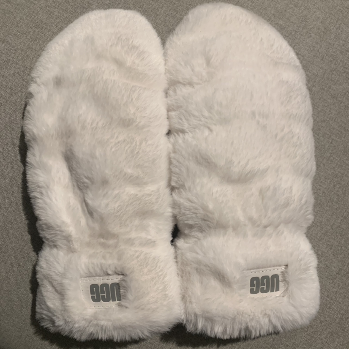 Ugg women mittens
