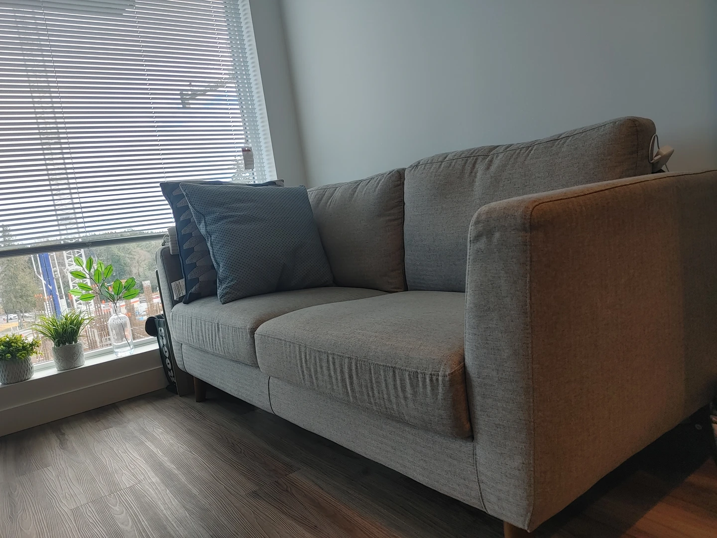3 Seater Fabric Sofa - 7 months old - photo 3