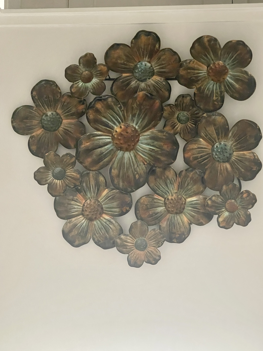 Metal flower wall decor thumbnail