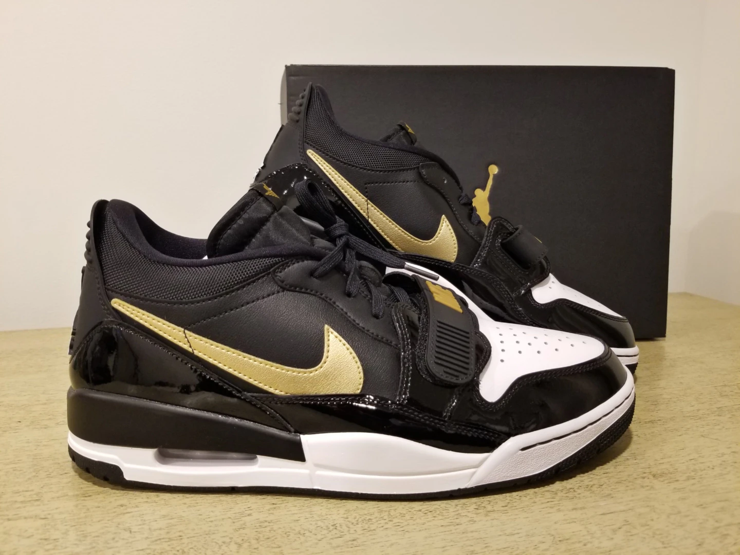 Air Jordan Legacy 312 Low Black Metallic Gold