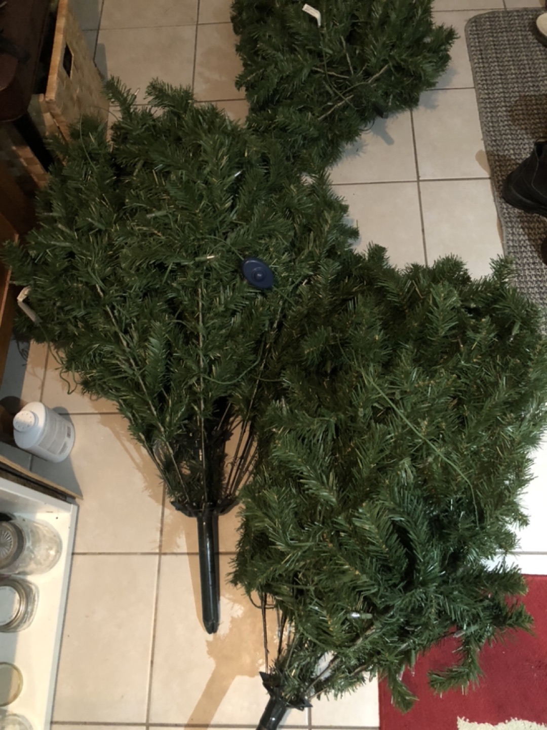Christmas tree (7’ tall) - photo 2