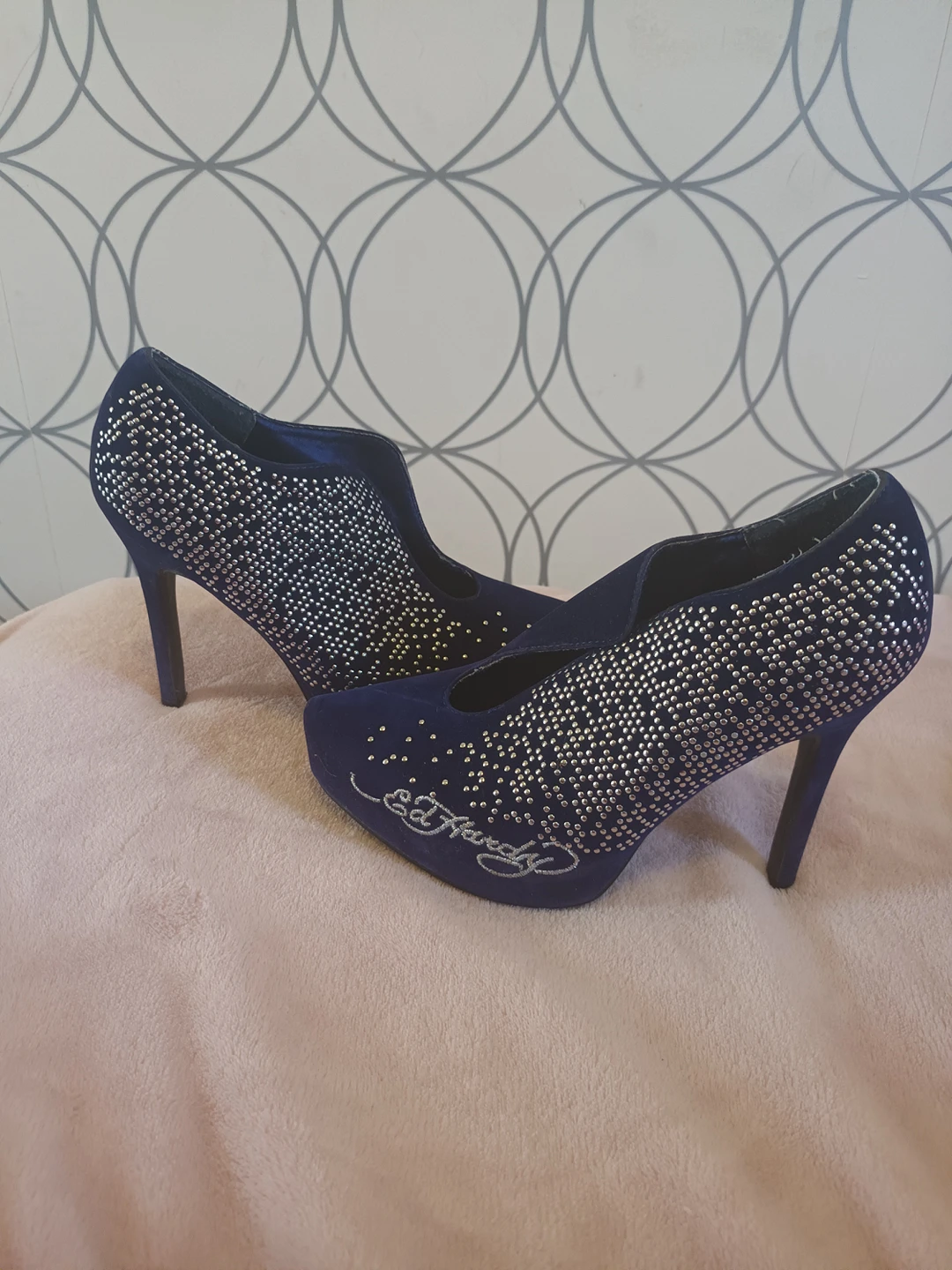 Ed hardy velvet heals size 6 image indicator(2)