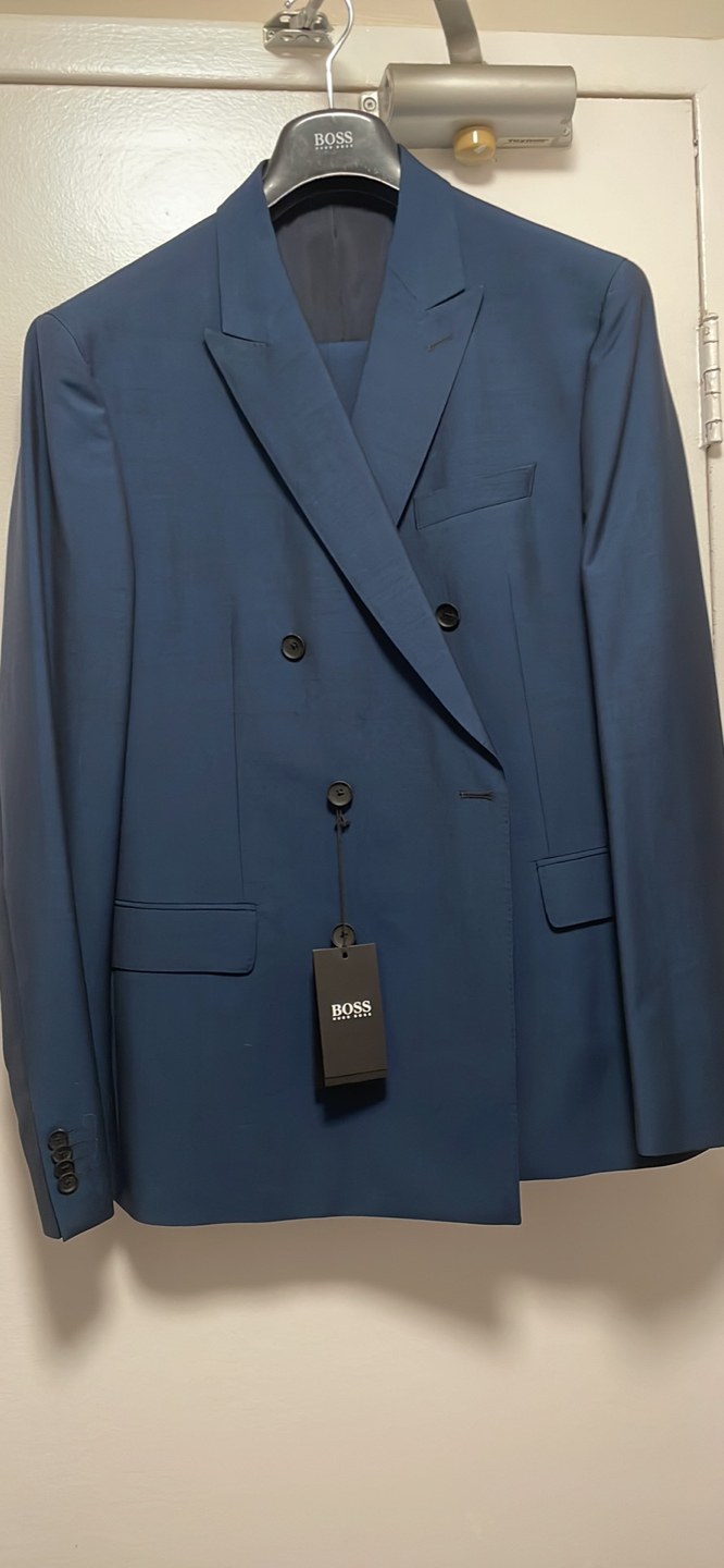 Hugo Boss Suit 44R