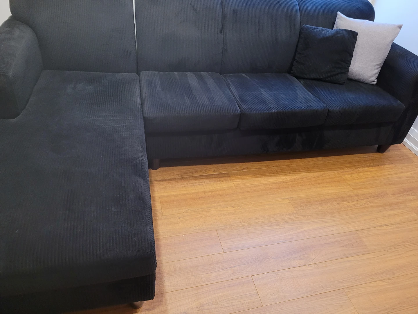 Couch - photo 2