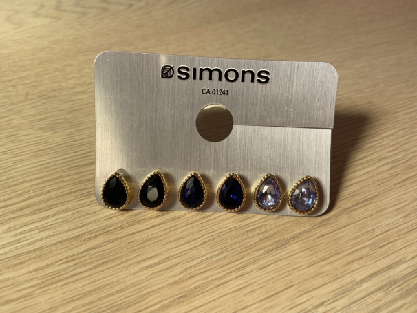 Brand new Simon’s teardrop shaped earring set thumbnail