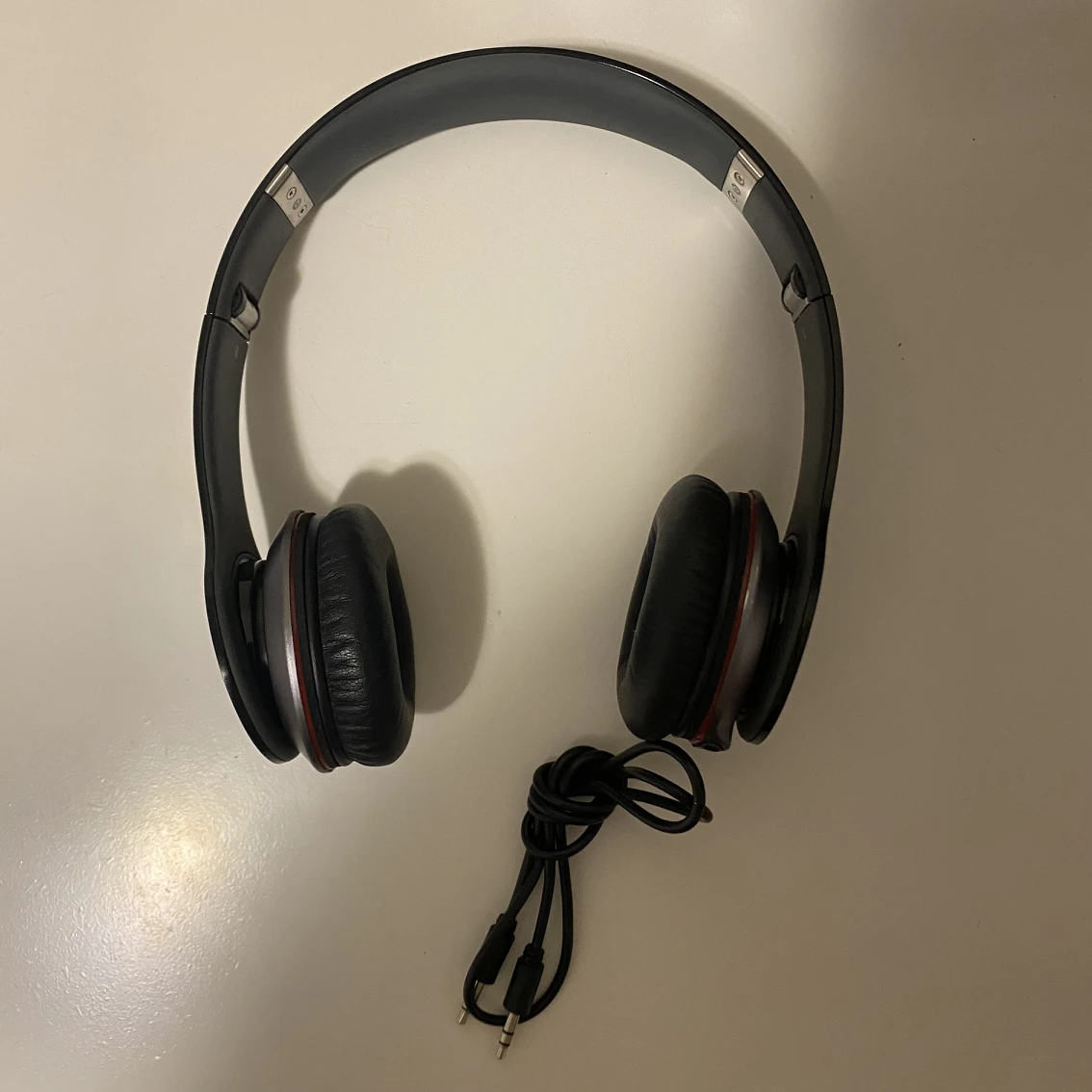 Beats solo HD wired headphones - photo 3