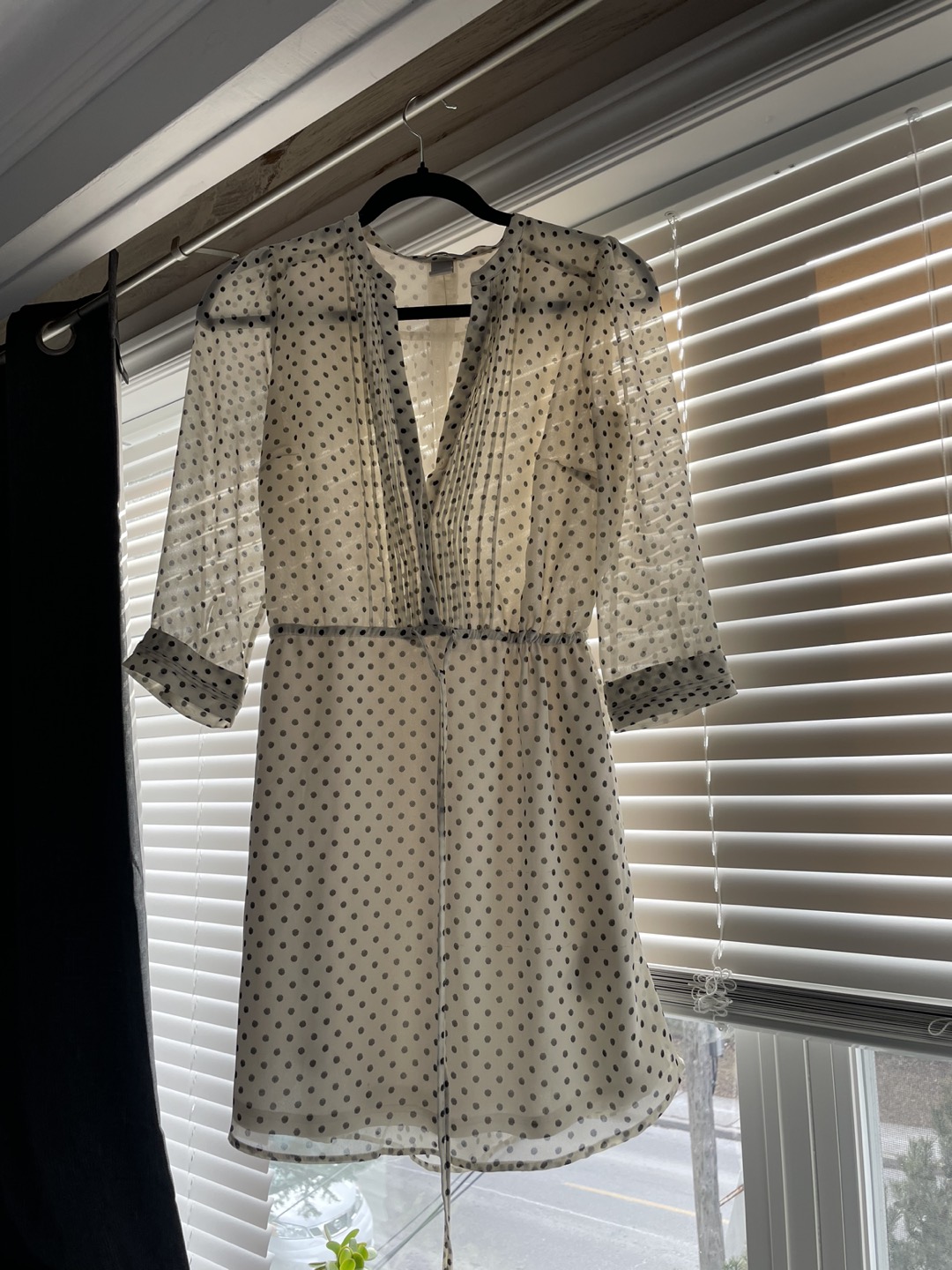 H&M Dress- Size 4 thumbnail