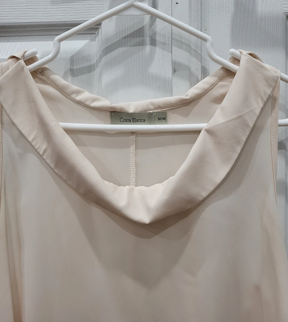 Women's sleeveless top image indicator(2)