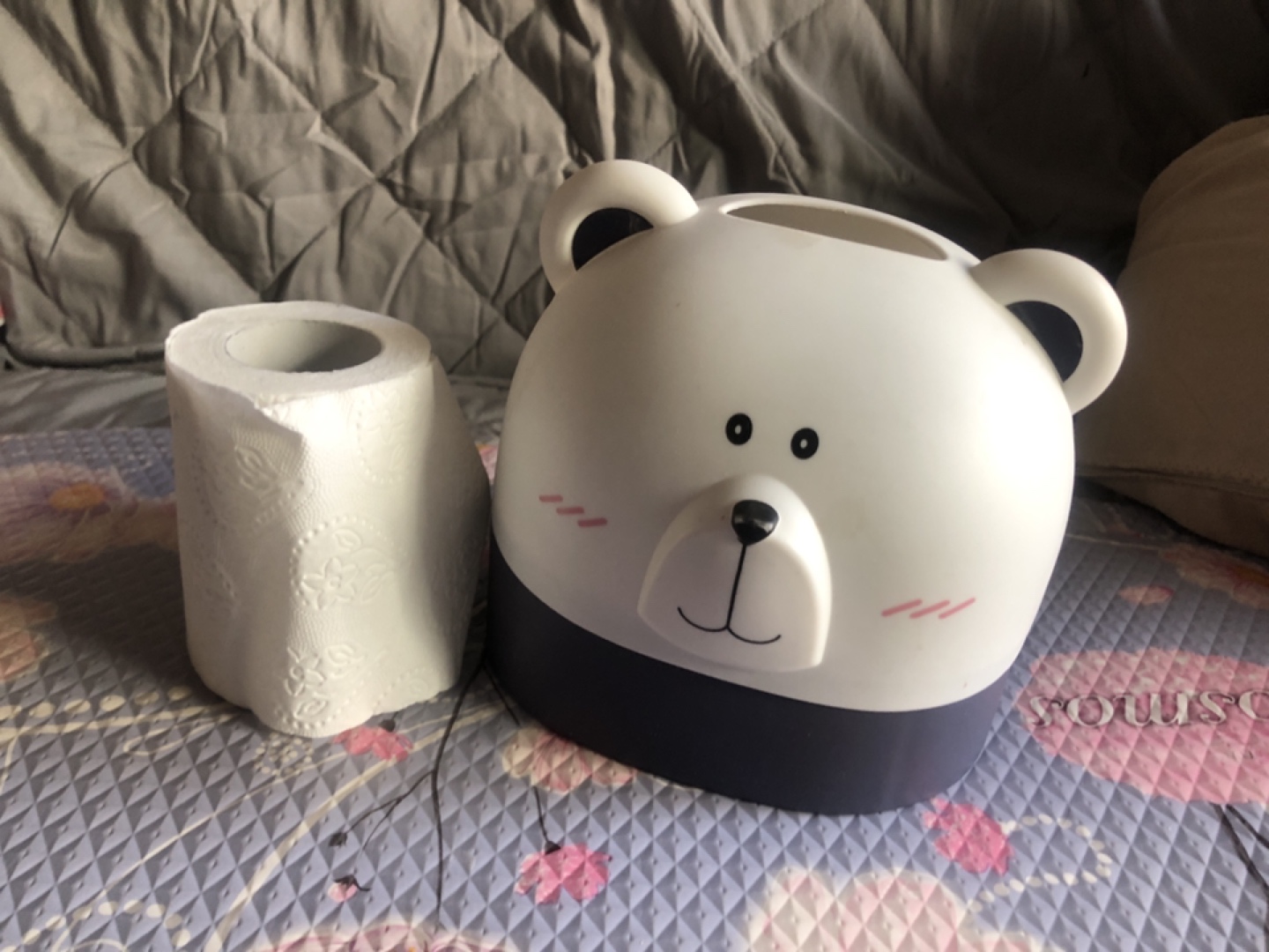 Cute plastic tissue roll dispenser