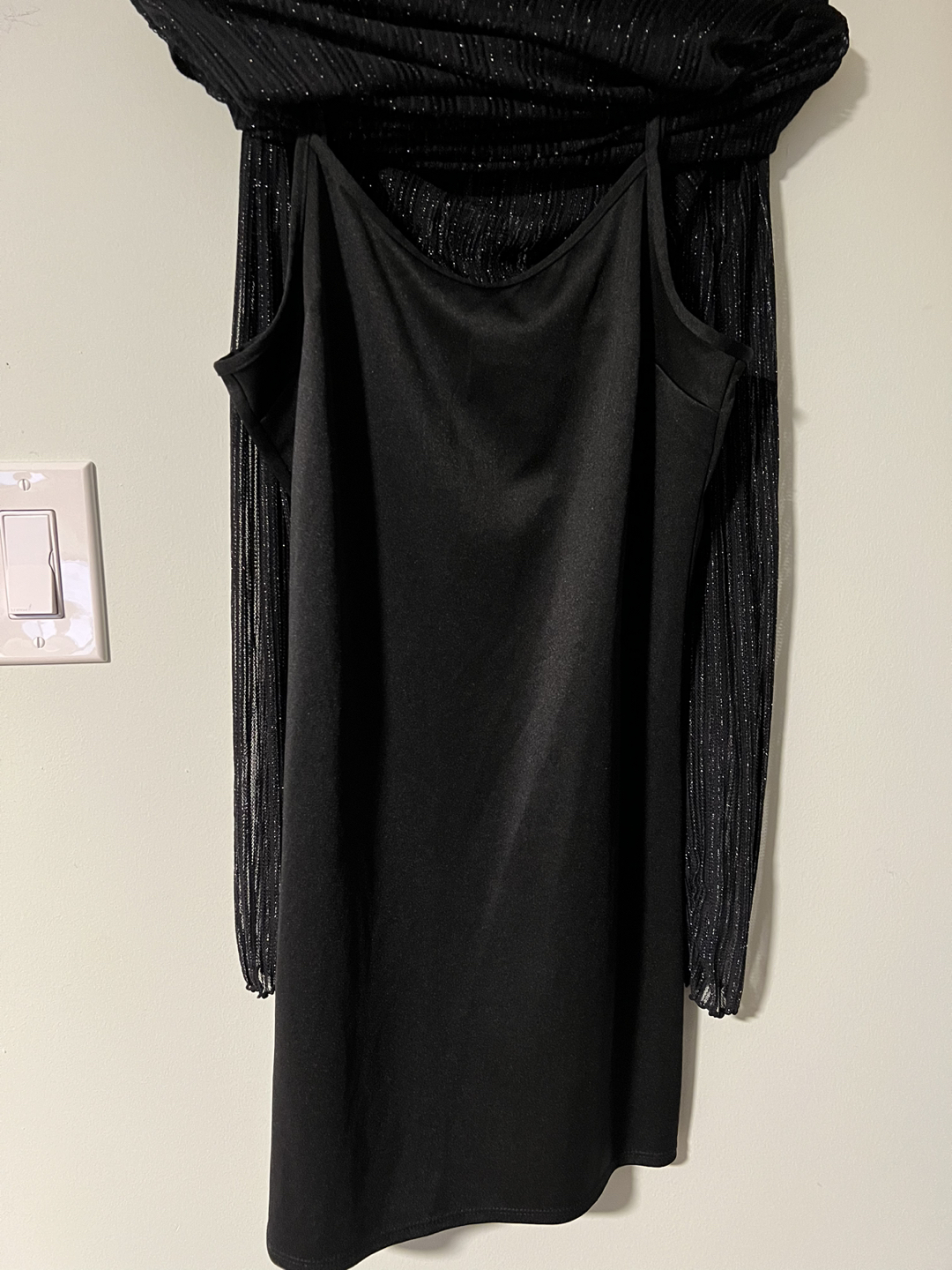 Glittery new black dress with detachable inner wear - photo 2