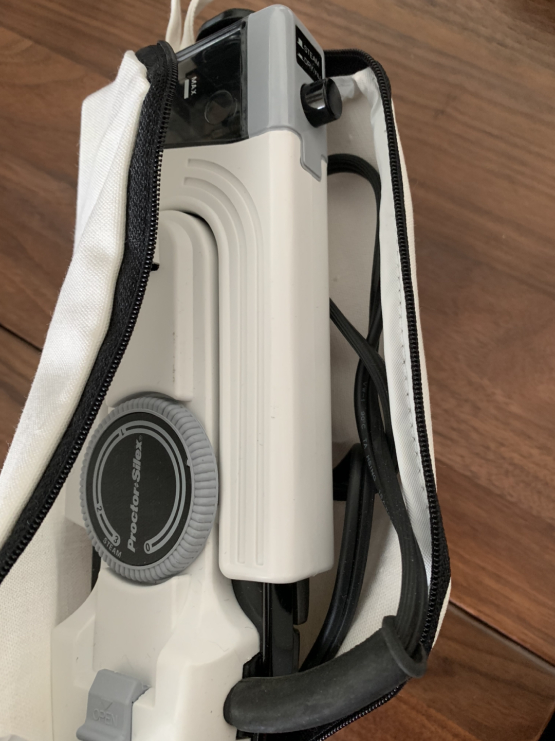 Proctor Silex  Portable Clothes Steamer