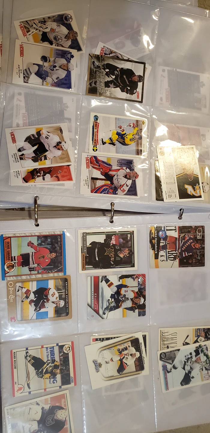 Bulk Random Hockey, Baseball & Basketball Cards image indicator(3)