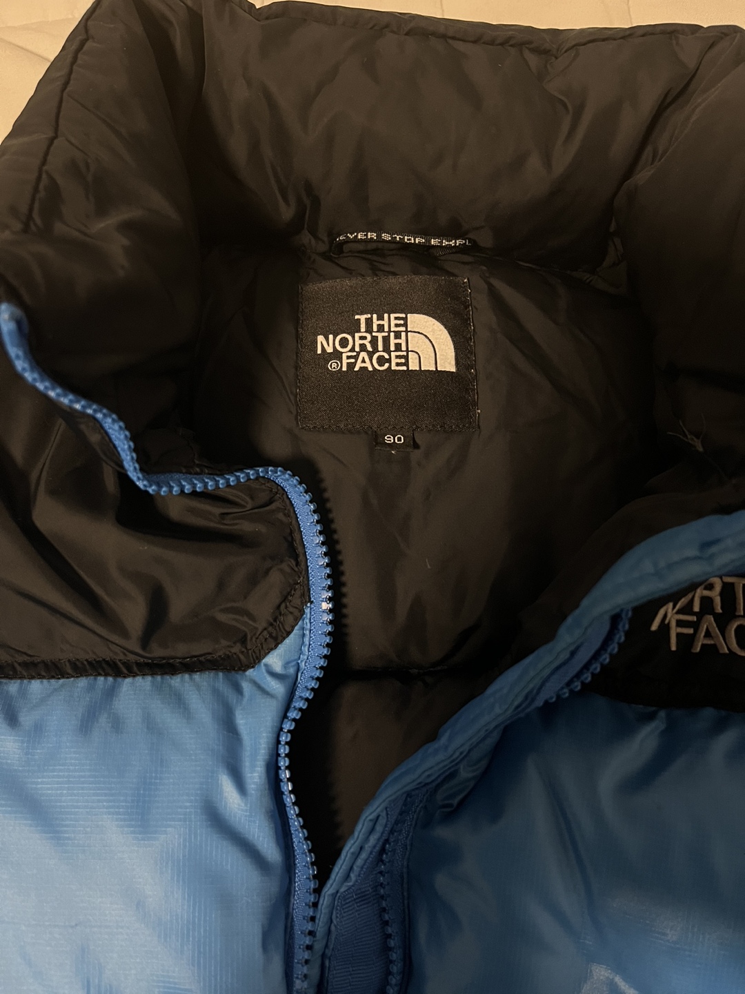 The North Face Nuptse image indicator(5)