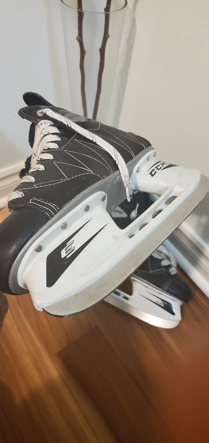 Adult CCM Intruder Skates Size 9 - photo 2