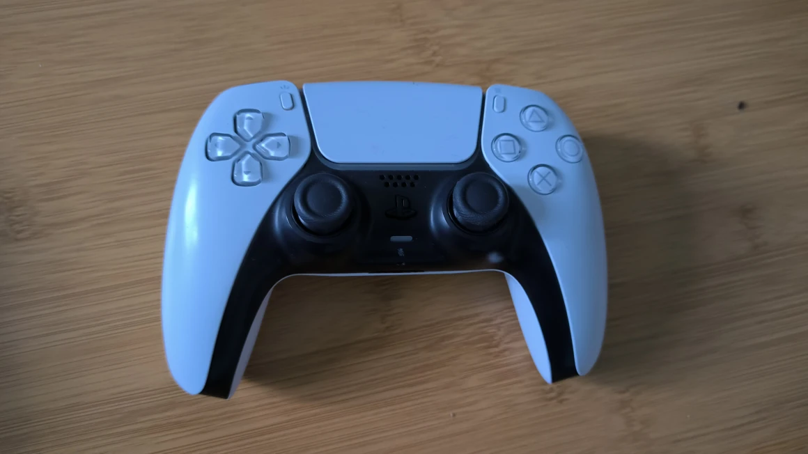 DualSense PS5 Controller, in excellent condition, like new. - photo 2