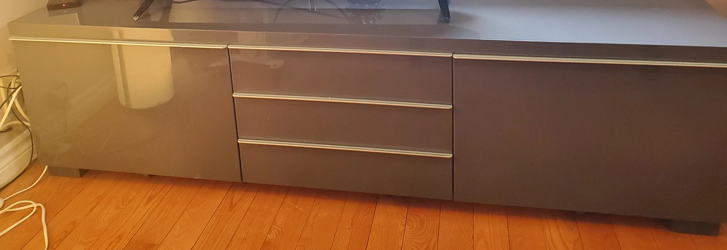 Ikea Beast Buurs TV sideboard